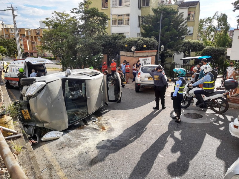 Fuerte volcamiento en Bucaramanga