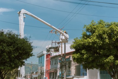 Sin energía por remodelación de redes eléctricas