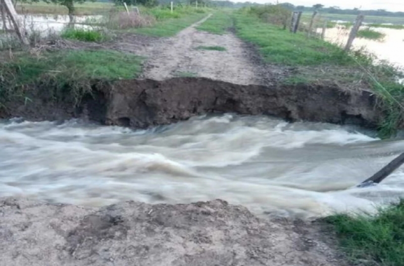 Colapsan dos muros de contención en Puerto Wilches