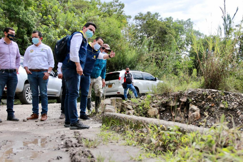 Pasos interrumpidos en Santander por las lluvias