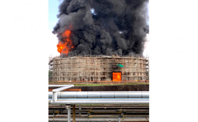 Fuego en la Refinería del Puerto Petrolero