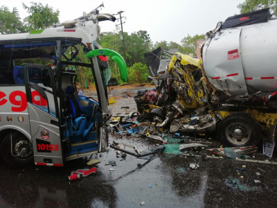 Fatal accidente en Cimitarra: tres muertos y seis heridos