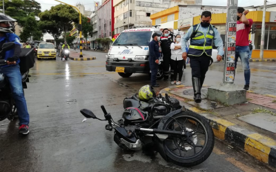 En Video: Ambulancia arrolló a un motociclista