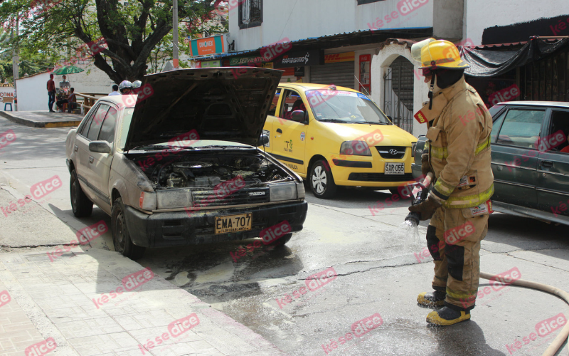 ¡Susto en el Mazda 323!