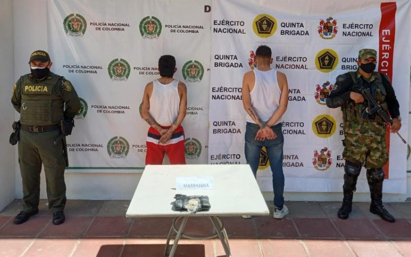 Dos venezolanos portaban droga en el morral