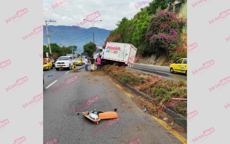 Agua y jabón en la vía generaron accidente múltiple