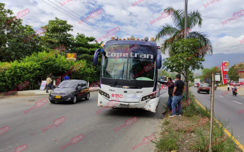 ¡El choque lo ‘aporreó’ y lo mandó lejos!