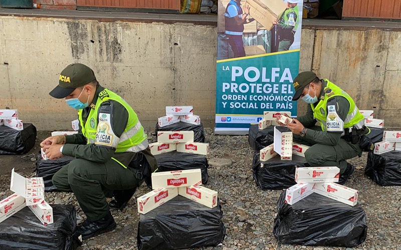 Cigarrillos de contrabando en la vía a San Alberto