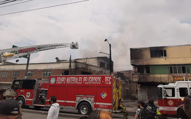 Fuego, químicos y descontrol en Bogotá