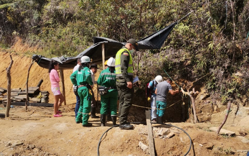 ¡Más de un día atrapado en una mina en Aguada!