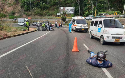 Curva resbalosa en la vía al Aeropuerto