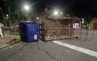 Se lo puso a una tienda en la madrugada