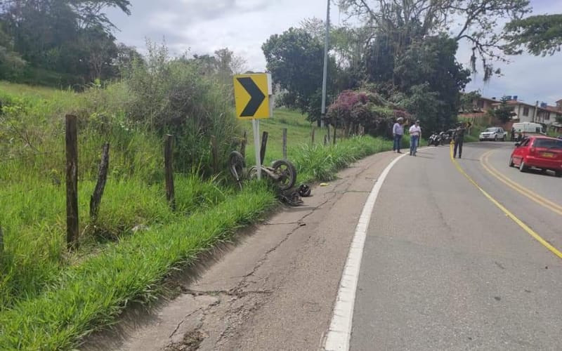 Su vida quedó en la cuneta