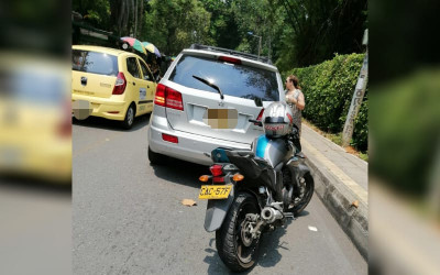 Le robaron la moto en frente de la casa