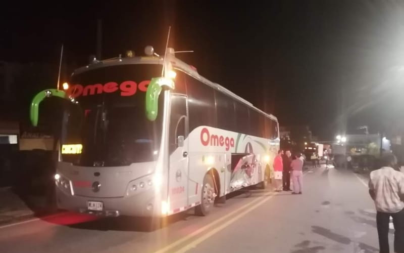 Estrelló un bus en Oiba y se voló