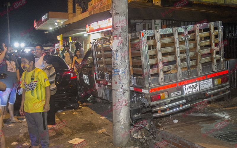 Conductor generó caos en La Pedregosa, ¡tremendo accidente!