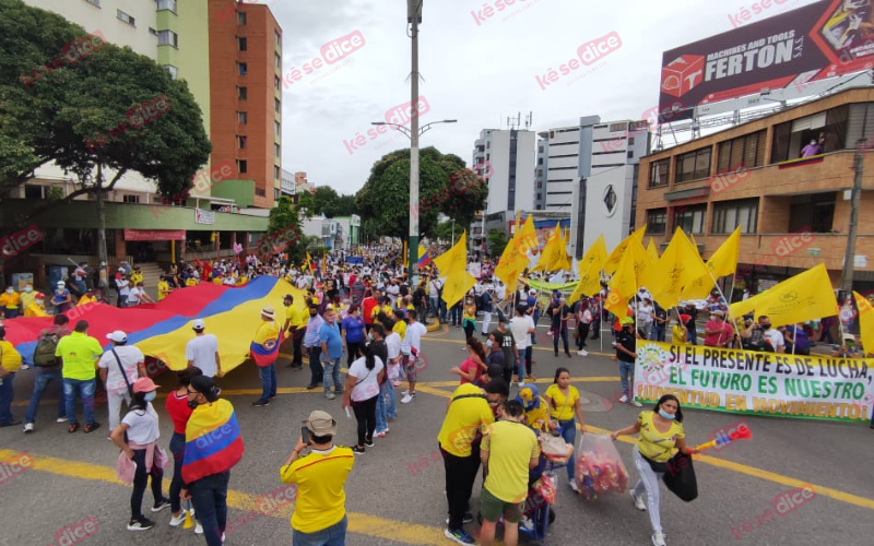 Las pedradas no opacaron el civismo en Bucaramanga