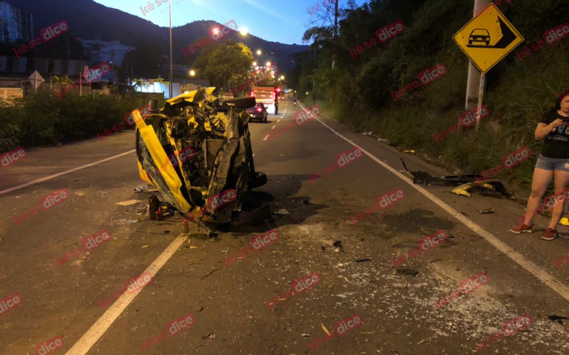 Impresionante accidente de taxi en Piedecuesta