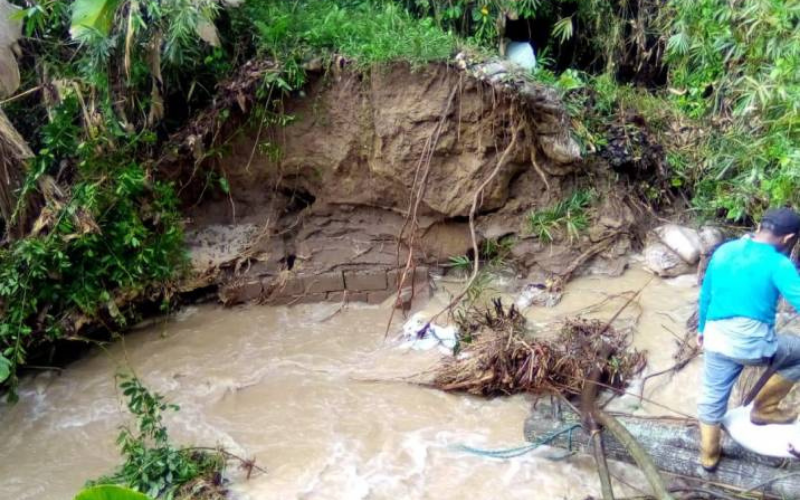 El río Lebrija se creció y afectó en Rionegro