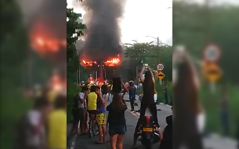 Pinchote, Barbosa y Cerrito en manifestación nocturna