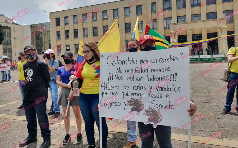 Bucaramanga protesta en completa calma este 5 de mayo