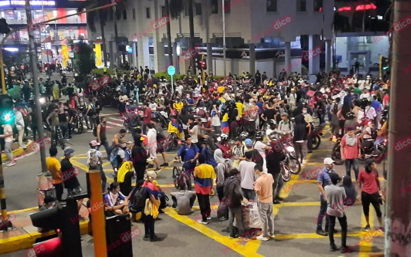 Bucaramanga protesta en completa calma este 5 de mayo