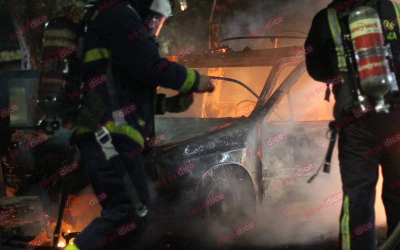 Queman camioneta de borracho tras choque en Girón