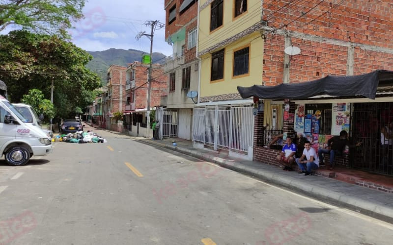 Lo atacó por la espalda en Río Prado