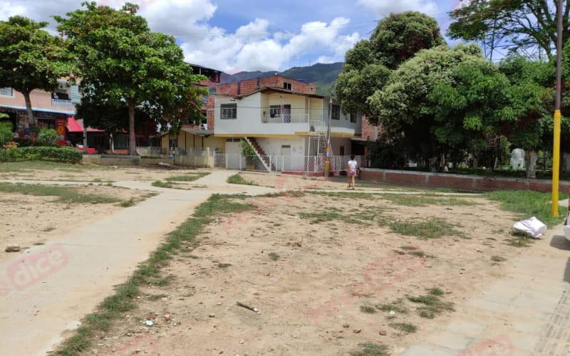 Lo atacó por la espalda en Río Prado