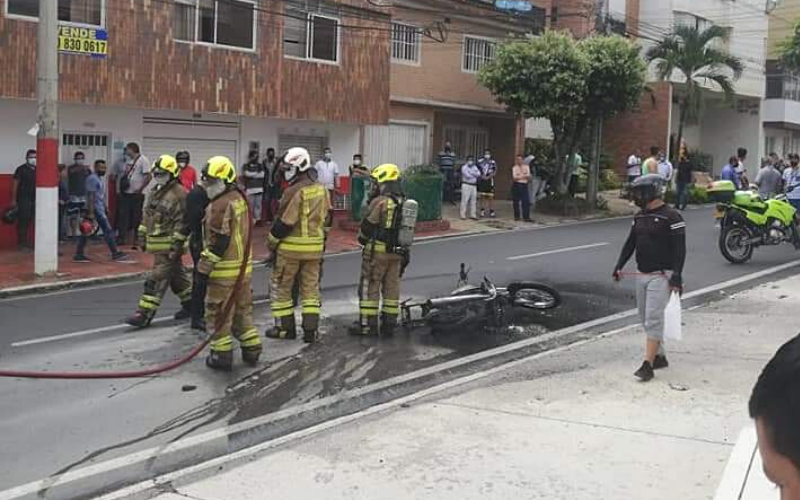 Les quemaron la motocicleta por robar en Bucaramanga