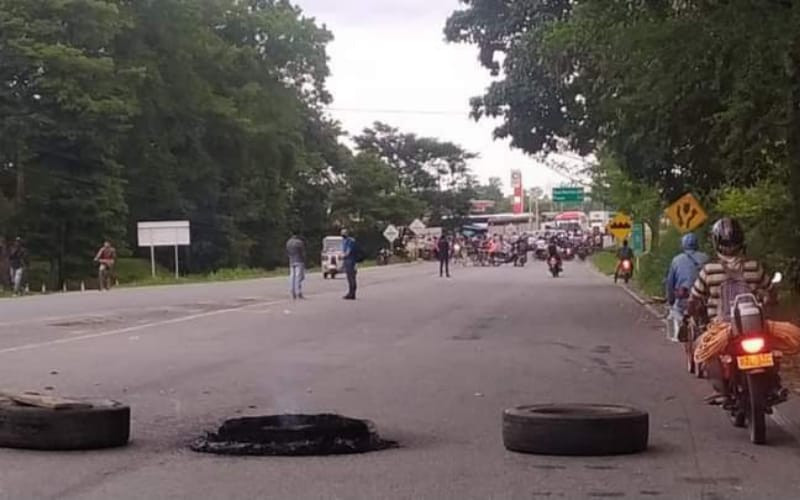 Bloqueo a la Costa deja problemas a pasajeros y transportadores