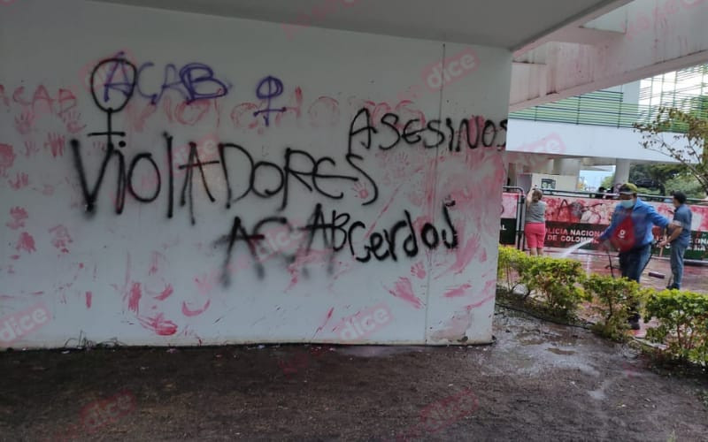 Ataque a la Estación Sur en reclamo por violencia de género