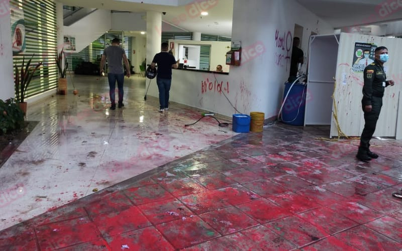 Ataque a la Estación Sur en reclamo por violencia de género