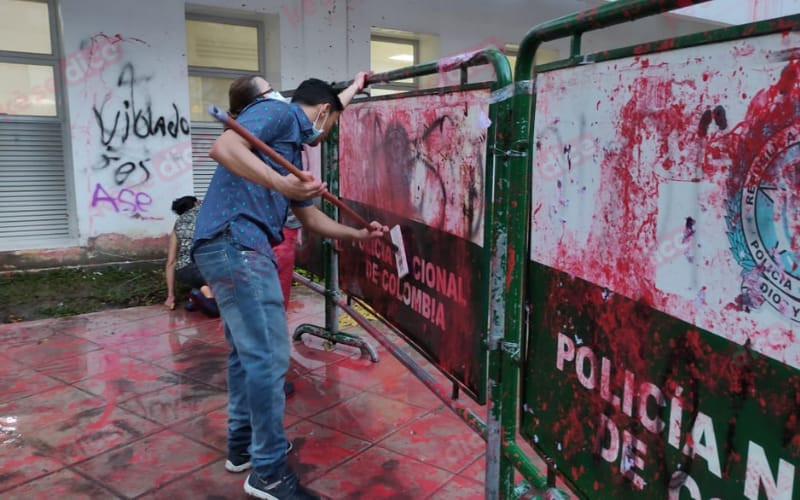 Ataque a la Estación Sur en reclamo por violencia de género