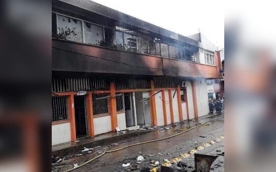 Incendiaron Alcaldía en la Plata Huila en medio de desmanes