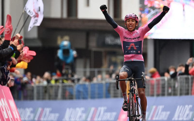 Egan Bernal, líder en el Giro de Italia