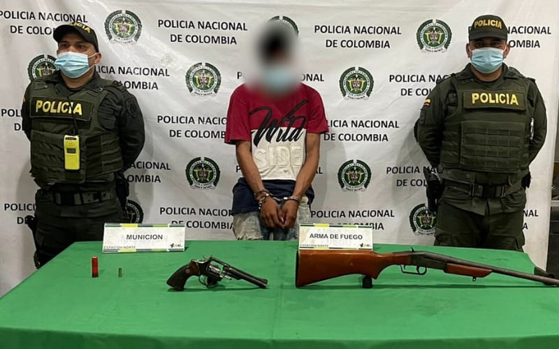 La Policía atrapó dos 'enfierraos' y un 'dealer' en el Área