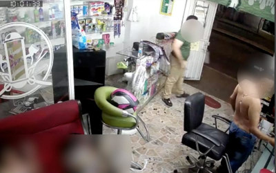 En Video: Le ‘peluquearon’ la barbería en un robo