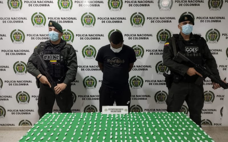 Dos capturados con drogas y con arma en Floridablanca