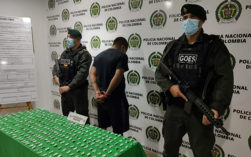 Dos capturados con drogas y con arma en Floridablanca