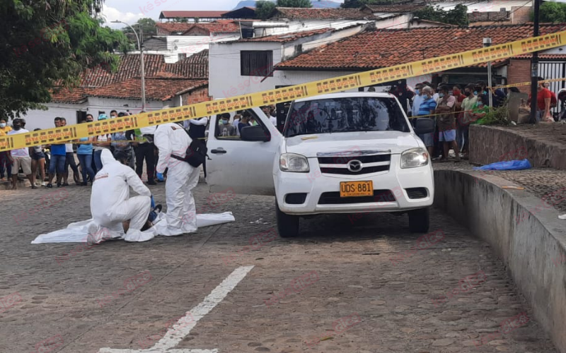 Los sicarios entraron por la Puerta Grande de Girón