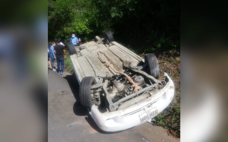 Dio una ‘voltereta’ bajando del aeropuerto