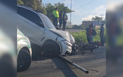 Impresionante accidente en la vía Girón – Aeropuerto