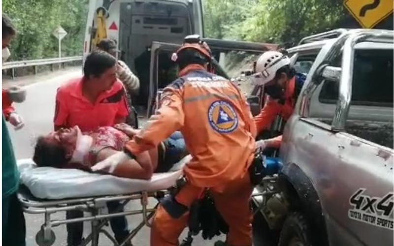 Dos heridos tras caer por barranco en Piedecuesta