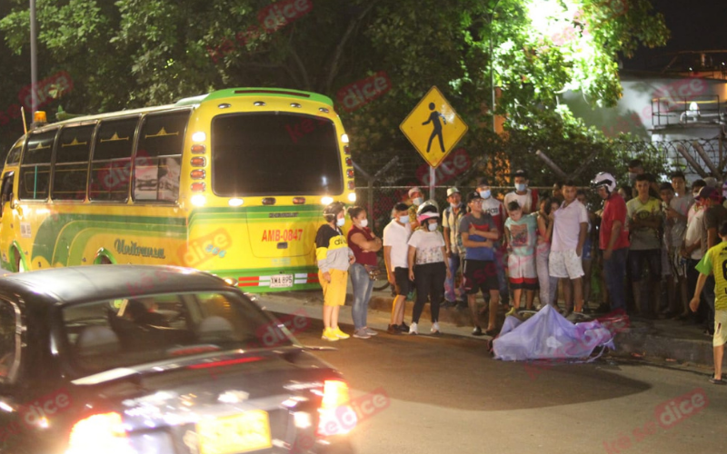 Ciclista muere arrollado por bus en Centroabastos