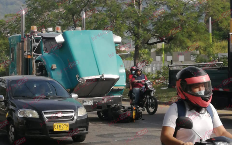 Muere motociclista accidentada en el Anillo Vial