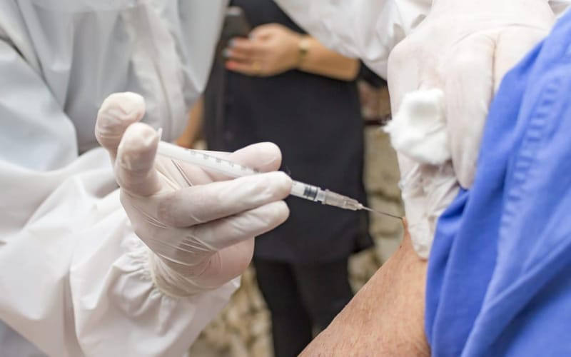 En el ‘Puerto’ la vacuna para los de 40 años es sin cita