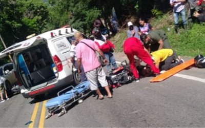 Motorizada lesionada en accidente vía a San Gil