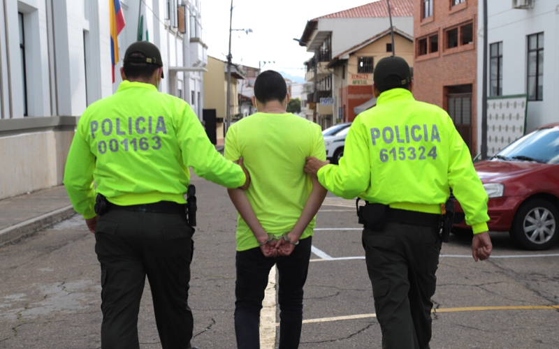 ‘Encanado’ por destrucción en banco de la carrera 27