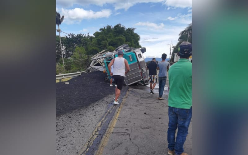 La Muerte la sorprendió esperando el bus